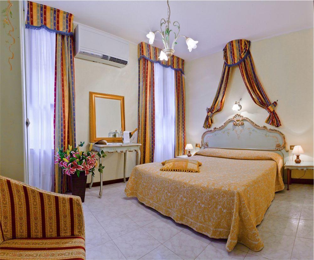 Henry 2* Venise